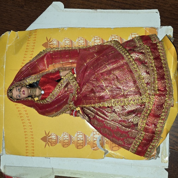 Barbie Expressions of India Doll in Red and Gold - Picture 2 of 9